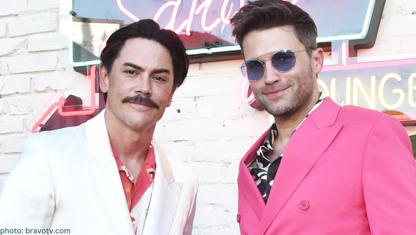 tom sandoval throws shade at karaoke concert at tom sandoval homeowner scandoval vanderpump rules vpr