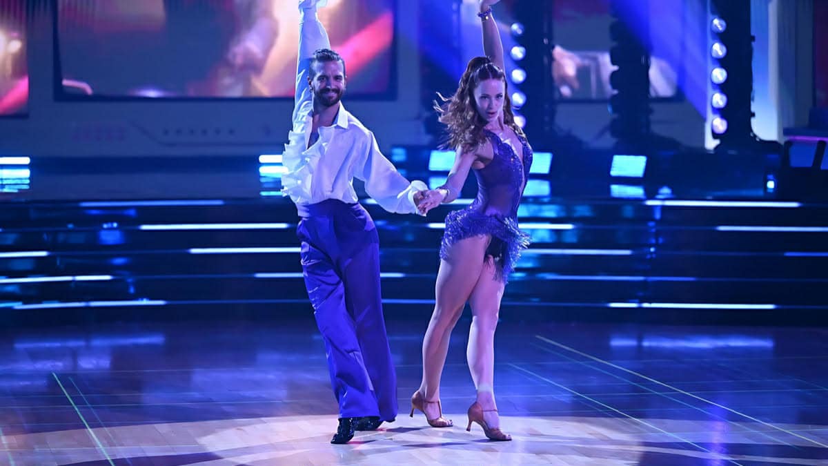 Whitney Leavitt Eliminated from Dancing With The Stars After SLOMW ...