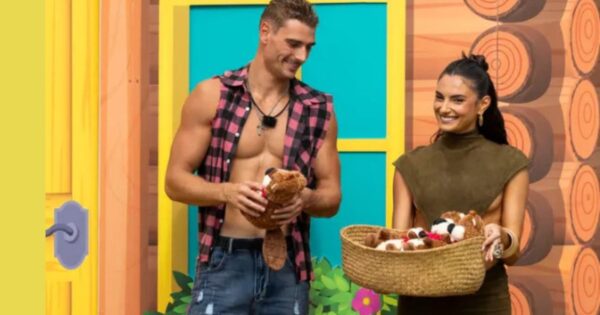 paige love island